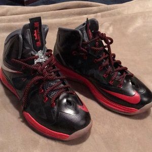 Nike Lebron Sportpac sneakers